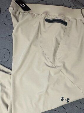UNDER ARMOUR UNSTOPPABLE TAPERED FITTED #299 BEIGE PANTS SIZE 5XL MEN NWT $90.00